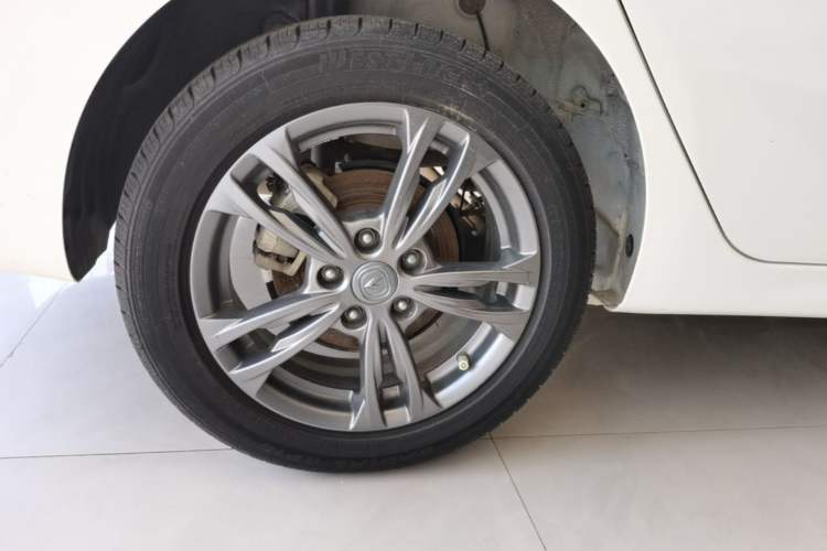 Used CHANGAN Eado DT 2019 1.6L Manual Comfort Model China VI Standard Right Rear Wheel Hub