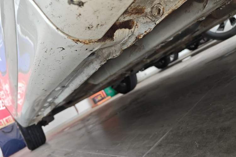 Used CHANGAN Eado DT 2019 1.6L Manual Comfort Model China VI Standard Right Side Sill