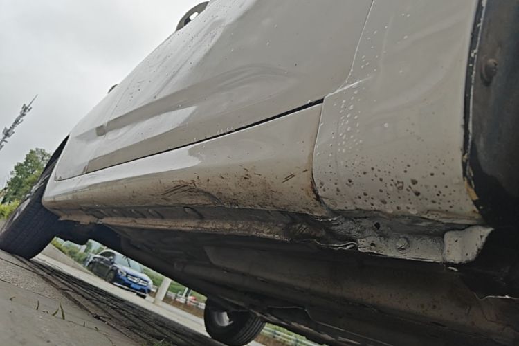 Used CHANGAN Eado DT 2019 1.6L Manual Comfort Model China VI Standard Right Side Sill