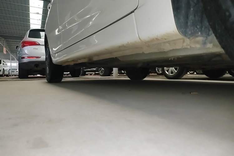 Used CHANGAN Eado DT 2019 1.6L Manual Comfort Model China VI Standard Right Side Sill