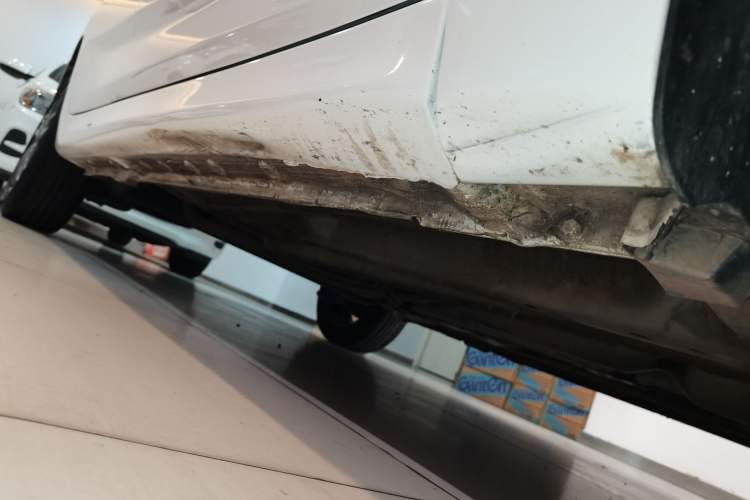 Used CHANGAN Eado DT 2019 1.6L Manual Comfort Model China VI Standard Right Side Sill