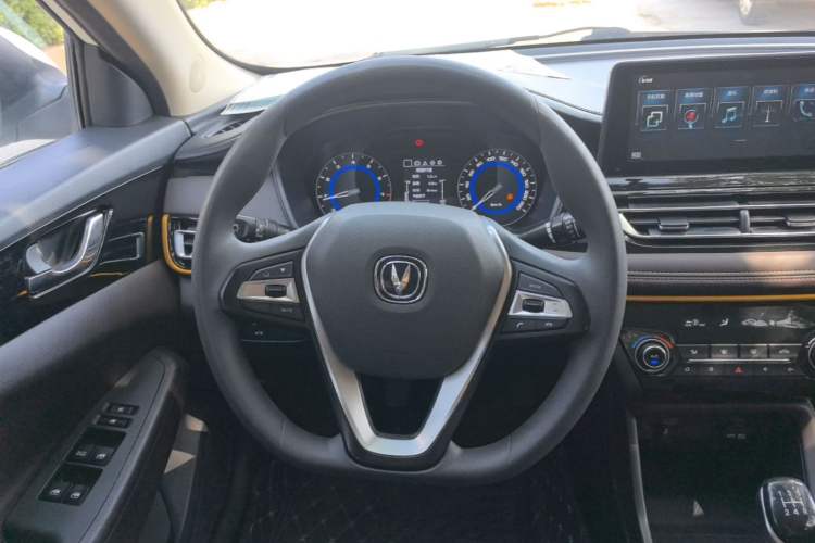 Used CHANGAN Eado DT 2019 1.6L Manual Comfort Model China VI Standard Steering Wheel