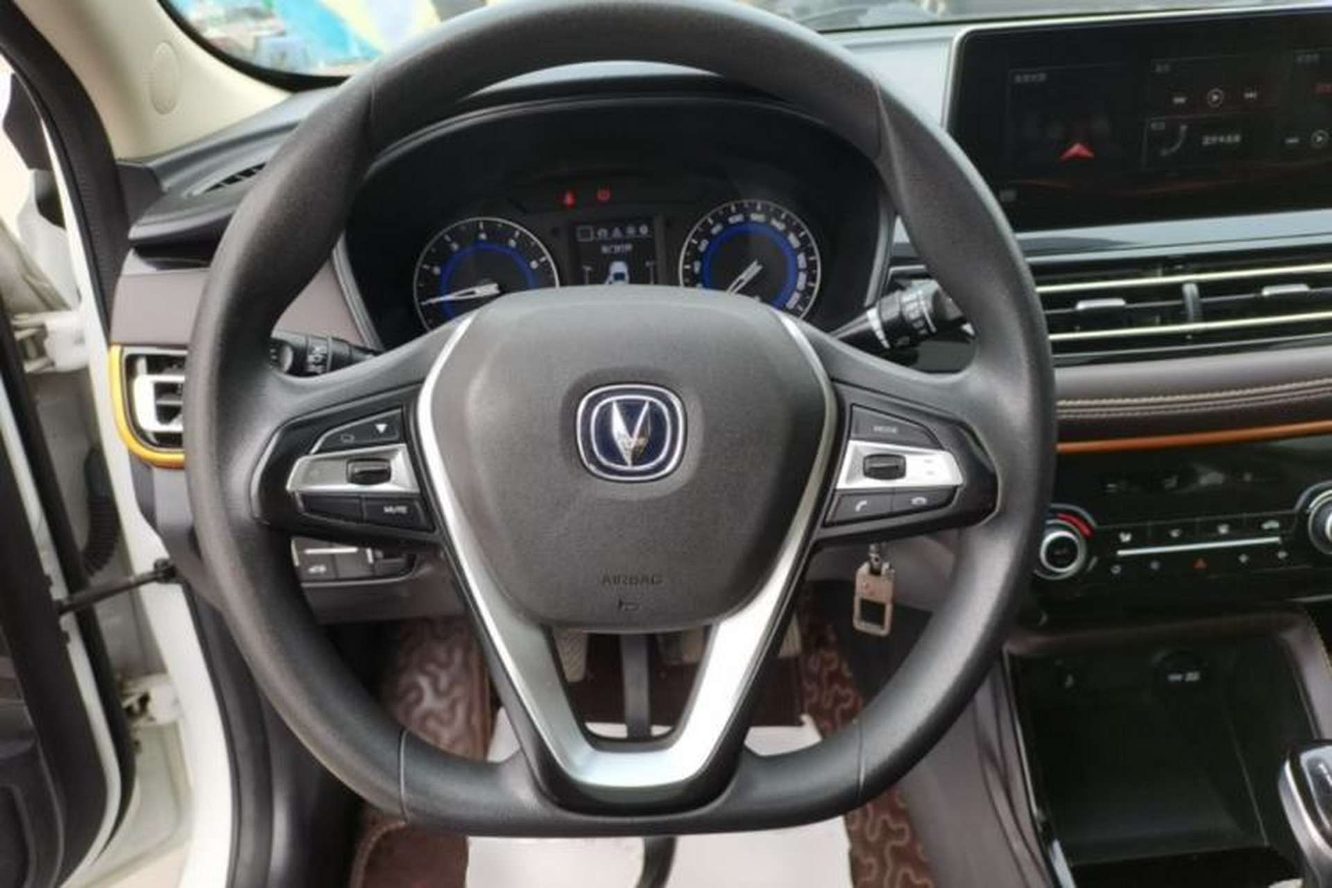 Used CHANGAN Eado DT 2019 1.6L Manual Comfort Model China VI Standard Steering Wheel