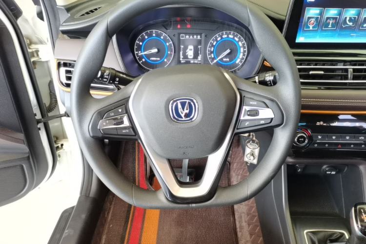 Used CHANGAN Eado DT 2019 1.6L Manual Comfort Model China VI Standard Steering Wheel