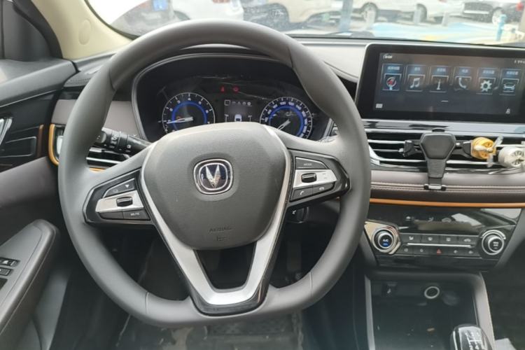 Used CHANGAN Eado DT 2019 1.6L Manual Comfort Model China VI Standard Steering Wheel