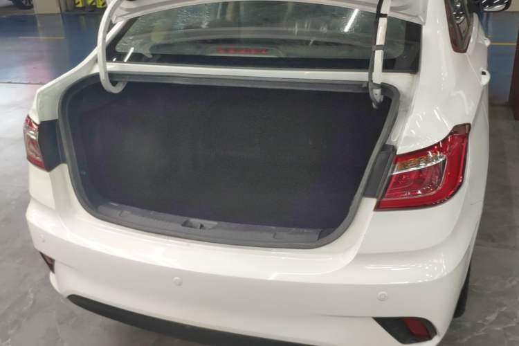Used CHANGAN Eado DT 2019 1.6L Automatic Smart Enjoyment Model China VI Standard Trunk
