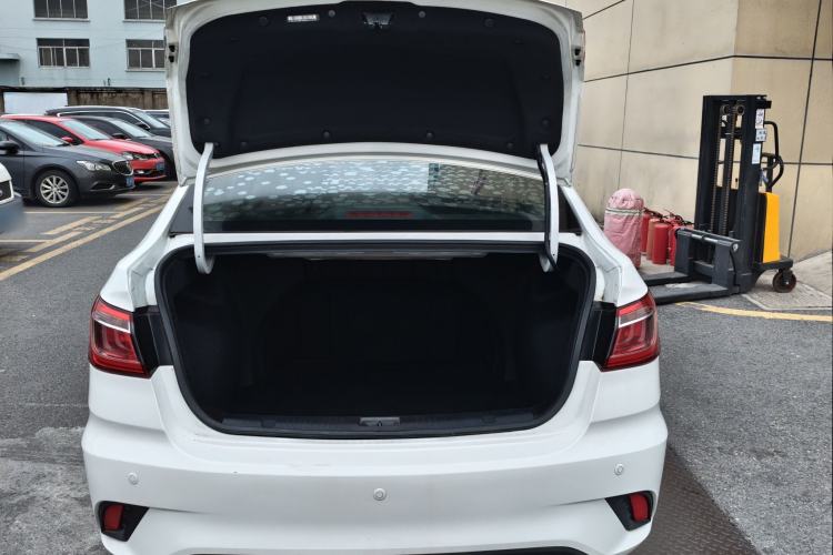 Used CHANGAN Eado DT 2019 1.6L Manual Comfort Model China VI Standard Trunk