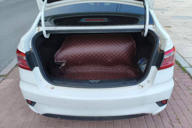 Used CHANGAN Eado DT 2019 1.6L Manual Enjoyment Model China VI Trunk