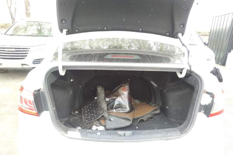 Used CHANGAN Eado DT 2019 1.6L Manual Comfort Model China VI Standard Trunk
