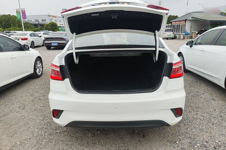 Used CHANGAN Eado DT 2019 1.6L Manual Comfort Model China VI Standard Trunk