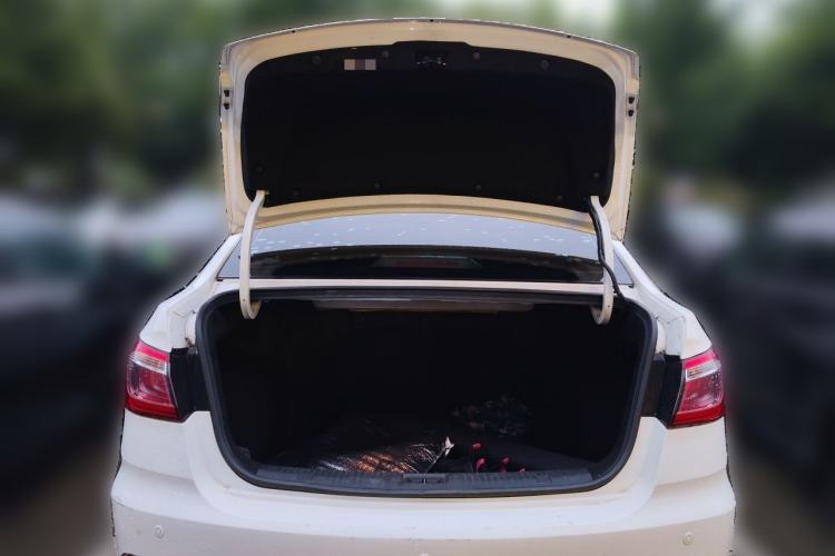 Used CHANGAN Eado DT 2019 1.6L Manual Enjoyment Model China VI Standard Trunk