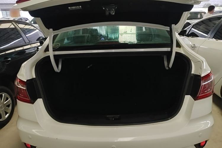 Used CHANGAN Eado DT 2019 1.6L Manual Comfort Model China VI Standard Trunk