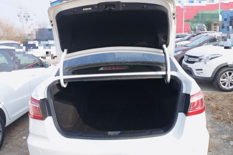 Used CHANGAN Eado DT 2019 1.6L Manual Comfort Model China VI Standard Trunk