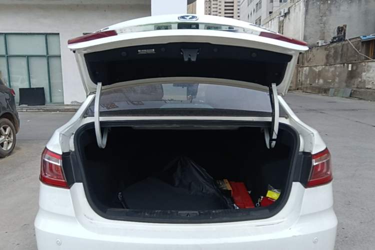Used CHANGAN Eado DT 2019 1.6L Automatic Smart Enjoyment Model China VI Standard Trunk