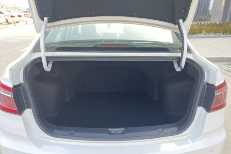 Used CHANGAN Eado DT 2019 1.6L Manual Enjoyment Model China VI Standard Trunk