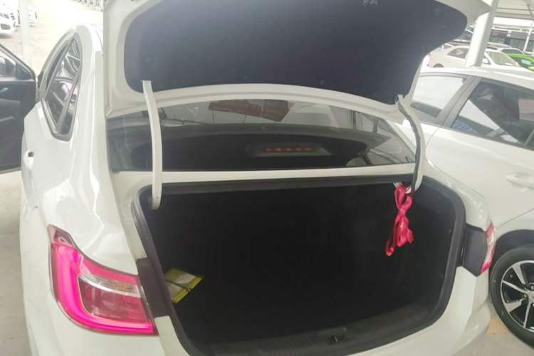 Used CHANGAN Eado DT 2019 1.6L Manual Comfort Model China VI Standard Trunk