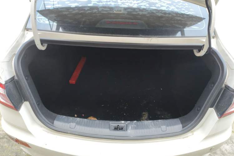 Used CHANGAN Eado DT 2019 1.6L Manual Comfort Model China VI Standard Trunk