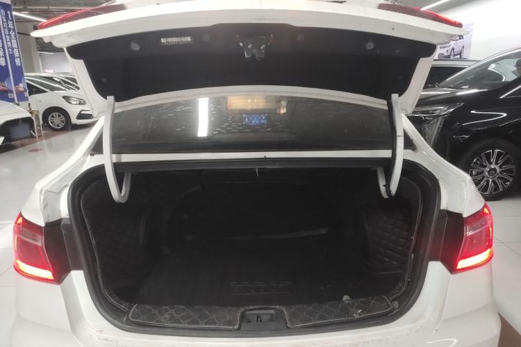 Used CHANGAN Eado DT 2019 1.6L Automatic Smart Enjoyment Model China VI Standard Trunk