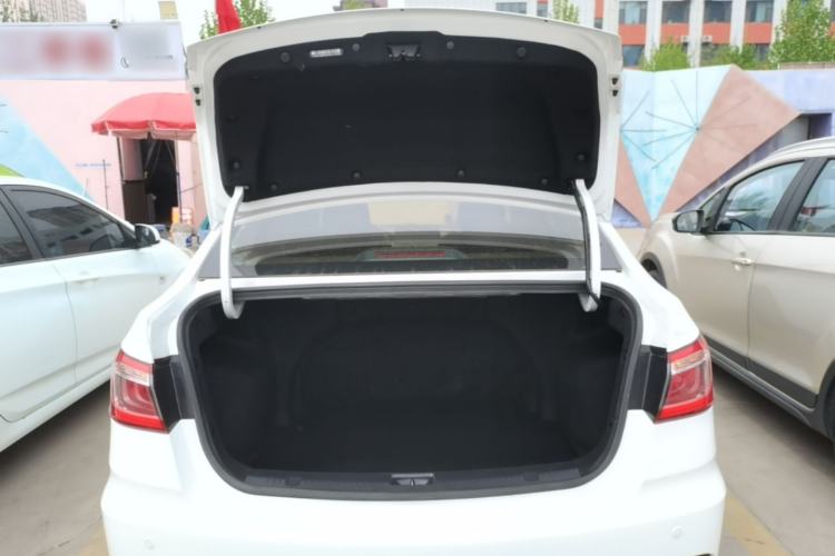 Used CHANGAN Eado DT 2019 1.6L Manual Comfort Model China VI Standard Trunk
