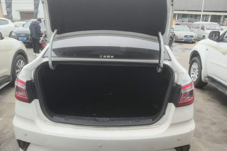 Used CHANGAN Eado DT 2019 1.6L Automatic Smart Enjoyment Model China VI Standard Trunk