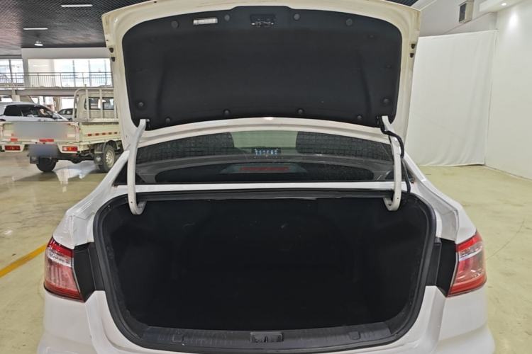 Used CHANGAN Eado DT 2019 1.6L Manual Comfort Model China VI Standard Trunk