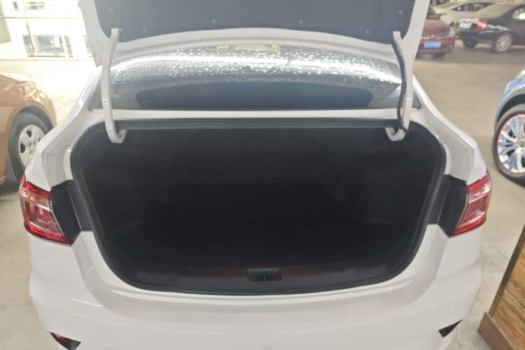 Used CHANGAN Eado DT 2019 1.6L Automatic Smart Enjoyment Model China VI Standard Trunk