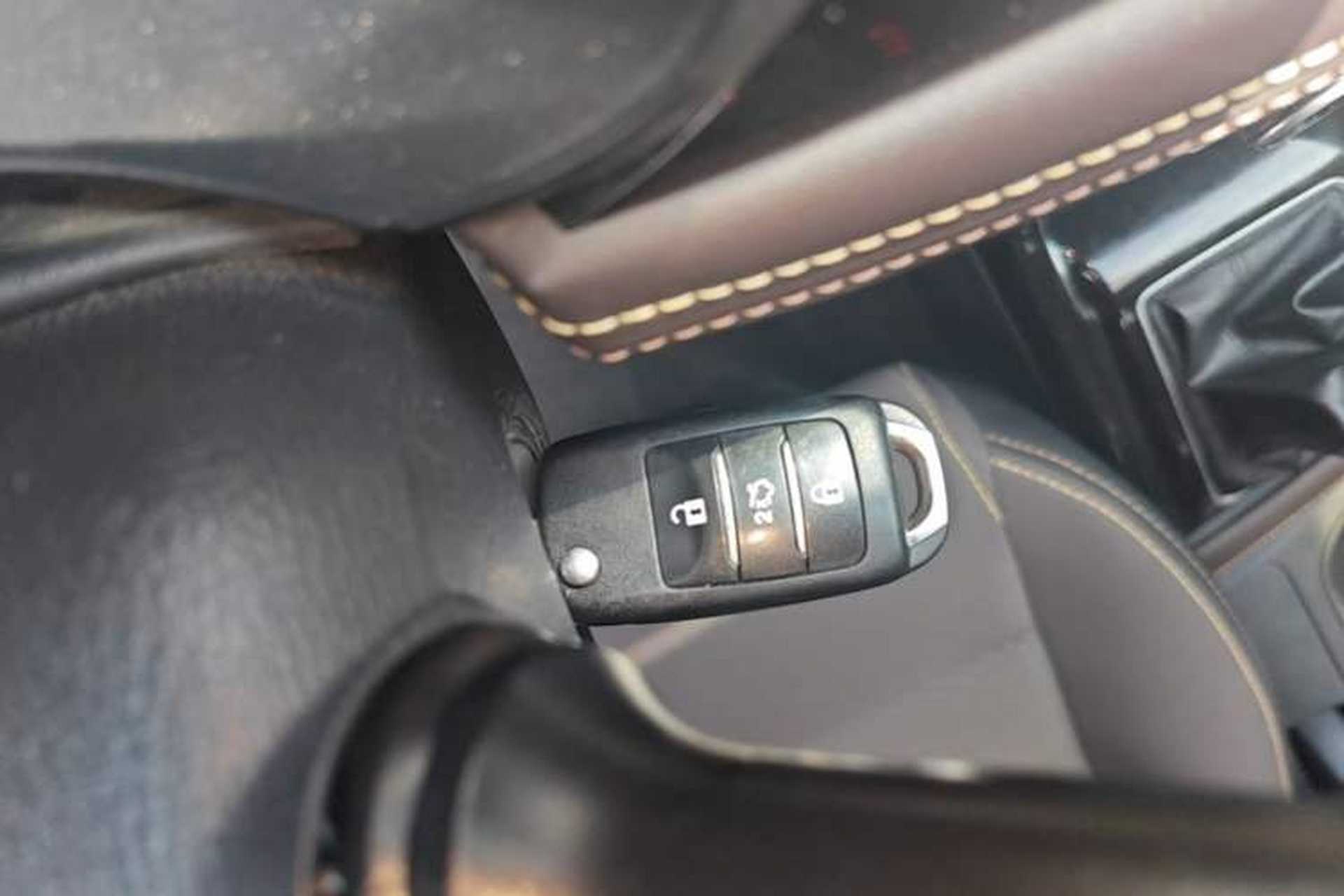 Used CHANGAN Eado DT 2019 1.6L Manual Comfort Model China VI Standard Vehicle Key