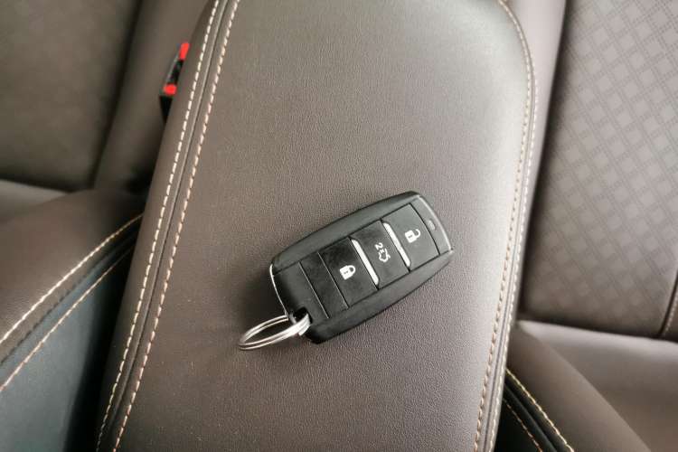 Used CHANGAN Eado DT 2019 1.6L Automatic Smart Enjoyment Model China VI Standard Vehicle Key