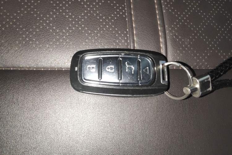 Used CHANGAN Eado DT 2019 1.6L Automatic Smart Enjoyment Model China VI Standard Vehicle Key