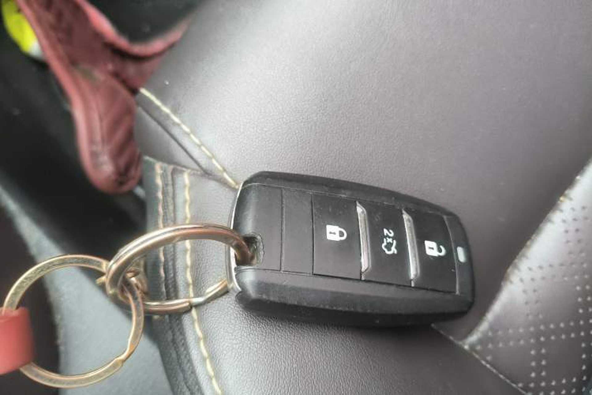 Used CHANGAN Eado DT 2019 1.6L Automatic Smart Enjoyment Model China VI Standard Vehicle Key