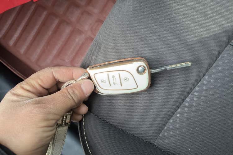 Used CHANGAN Eado DT 2019 1.6L Manual Comfort Model China VI Standard Vehicle Key