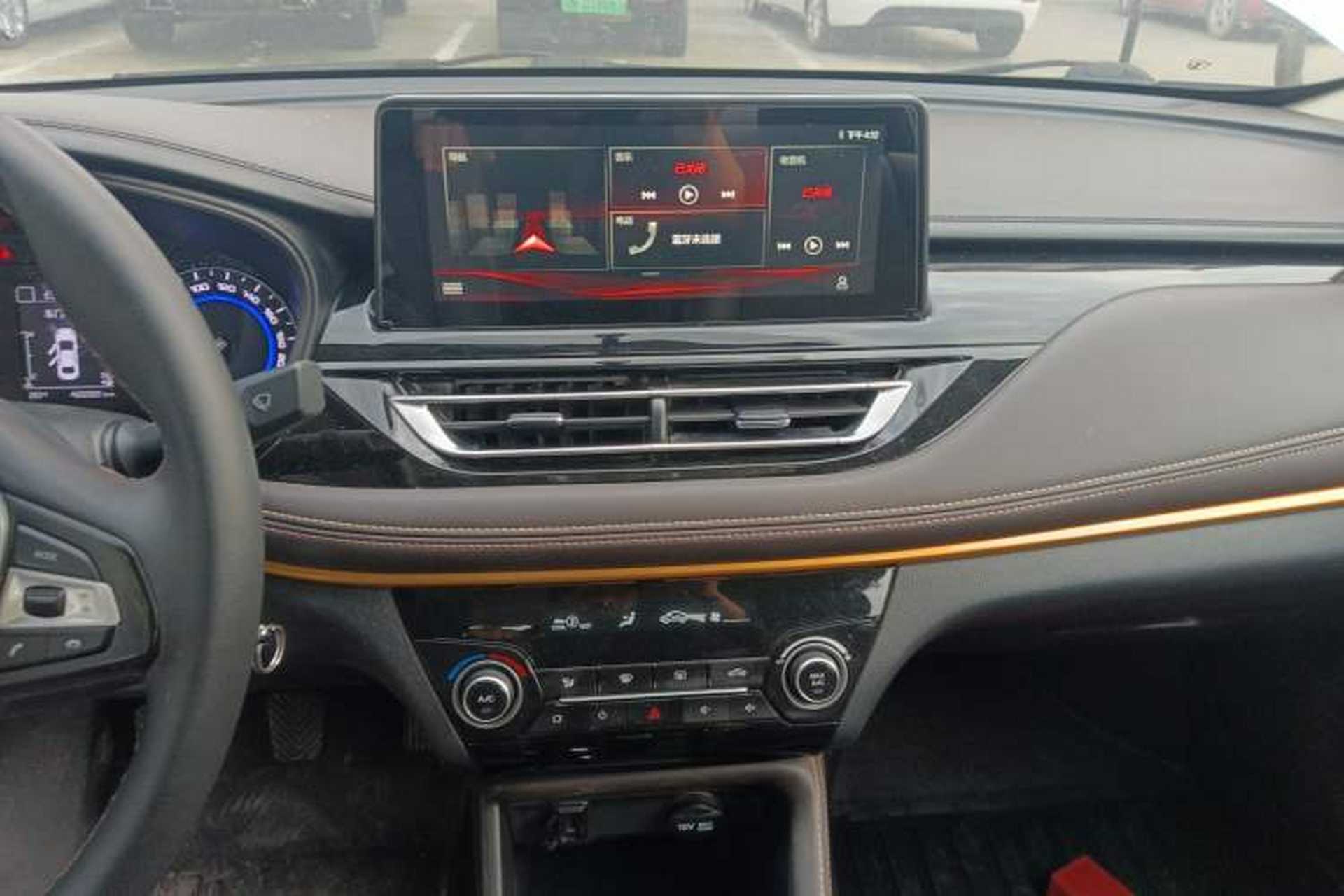 Used CHANGAN Eado DT 2021 1.6L Manual Luxury Model Audio And AC Panel
