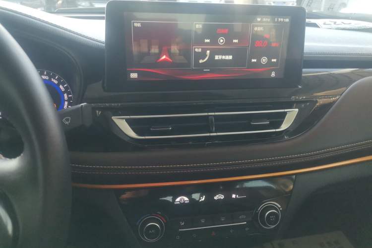 Used CHANGAN Eado DT 2021 1.6L Automatic Luxury Model Audio And AC Panel