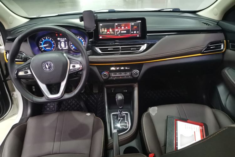 Used CHANGAN Eado DT 2021 1.6L Automatic Luxury Model Center Console