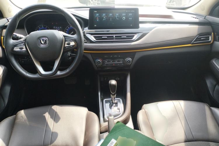 Used CHANGAN Eado DT 2021 1.6L Automatic Luxury Model Center Console