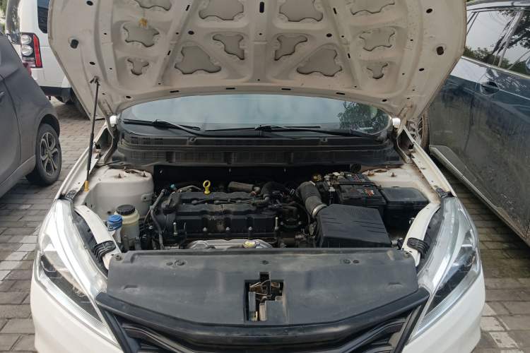 Used CHANGAN Eado DT 2021 1.6L Manual Luxury Model Engine Bay