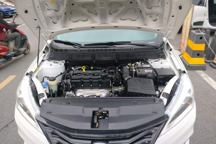Used CHANGAN Eado DT 2021 1.6L Automatic Luxury Model Engine Bay