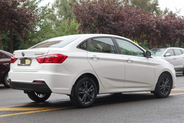Used CHANGAN Eado DT 2021 1.6L Manual Luxury Model Exterior 2