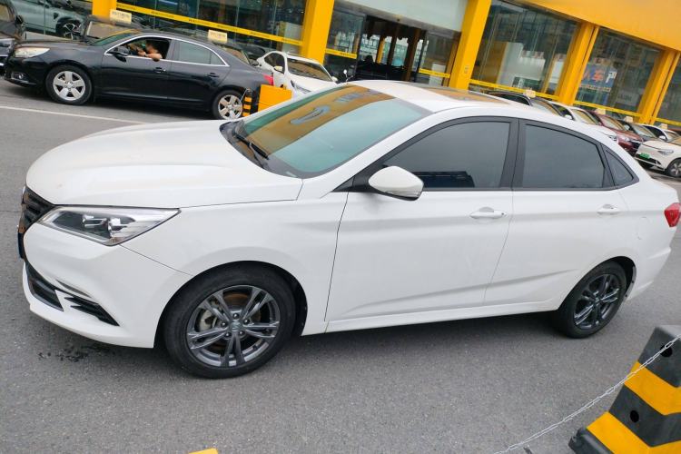 Used CHANGAN Eado DT 2021 1.6L Automatic Luxury Model Exterior 2