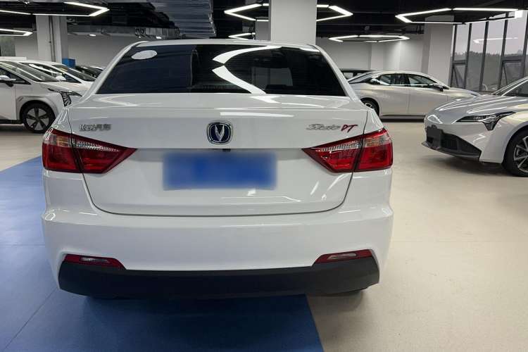 Used CHANGAN Eado DT 2021 1.6L Automatic Luxury Model Exterior 4