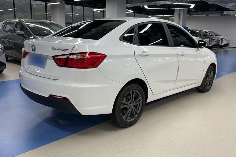 Used CHANGAN Eado DT 2021 1.6L Automatic Luxury Model Exterior 5