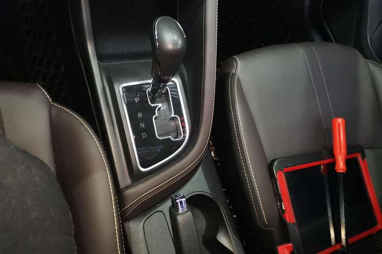 Used CHANGAN Eado DT 2021 1.6L Automatic Luxury Model Gear Lever