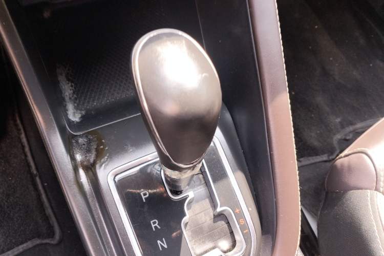 Used CHANGAN Eado DT 2021 1.6L Automatic Luxury Model Gear Lever