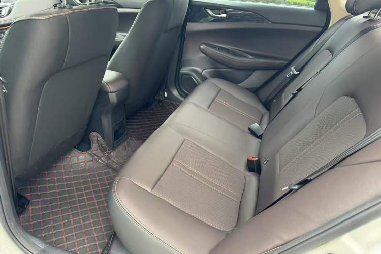 Used CHANGAN Eado DT 2021 1.6L Manual Luxury Model Interior 3