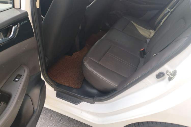 Used CHANGAN Eado DT 2021 1.6L Automatic Luxury Model Left Rear Seat
