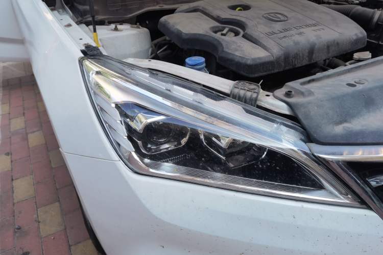 Used CHANGAN Eado DT 2021 1.6L Automatic Luxury Model Right Front Headlight