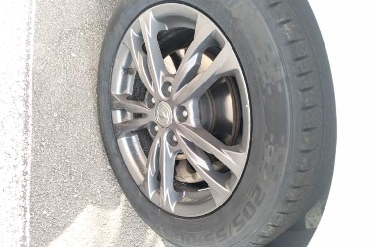 Used CHANGAN Eado DT 2021 1.6L Automatic Luxury Model Right Front Wheel Hub