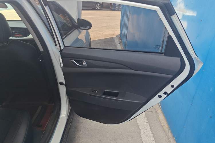 Used CHANGAN Eado New Energy 2022 EV460 Smart Ride-Hailing Edition – Lithium Iron Phosphate Interior 6