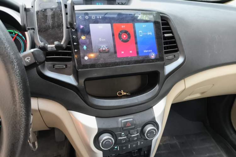 Used CHANGAN Eado New Energy 2016 Pure Electric Enjoyment Model Audio And AC Panel