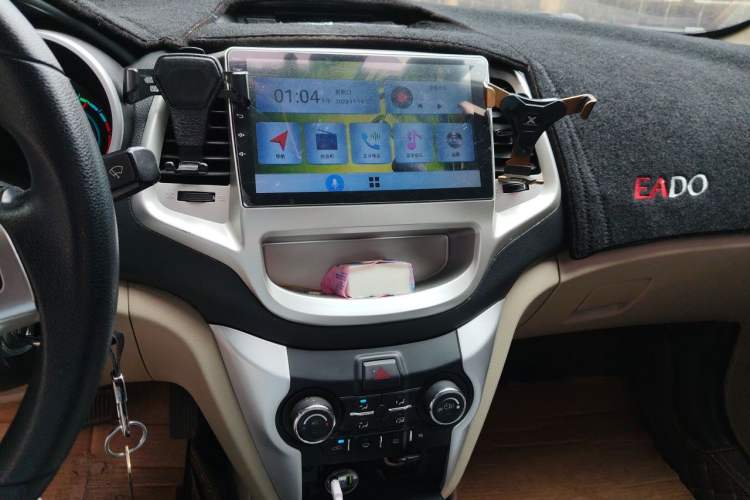 Used CHANGAN Eado New Energy 2016 Pure Electric Elite Model Audio And AC Panel